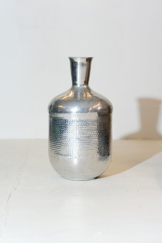 Image 1 of Große antike Vase aus gehämmertem Aluminium, Indien 1960