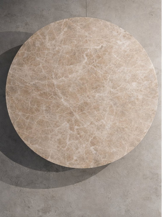 Image 1 of Custom-made genuine beige marble table – 100 kg