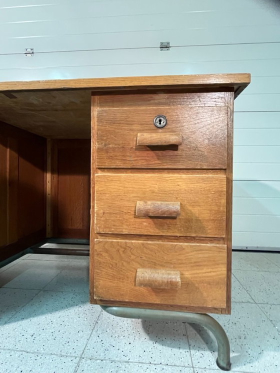 Image 1 of Vintage Frans schoolbureau in de stijl van Jean Prouvé