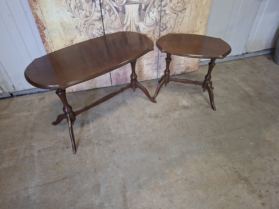 Image 1 of Set di due tavolini classici, dimensioni 70x36cm e altezza 44cm.