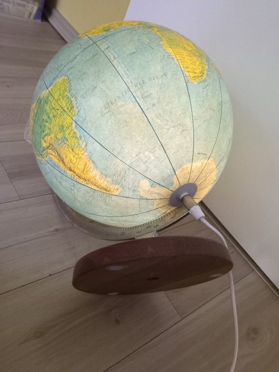 Image 1 of Vintage Scan-Globe Illuminated Globe (1973) – Paper-backed & in excellent condition