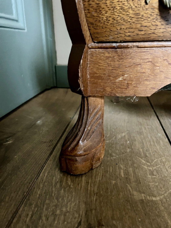 Image 1 of Antiek buikkastje in massief hout – elegant & tijdloos
