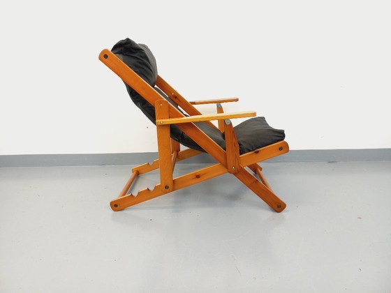 Image 1 of Poltrona chaise longue pieghevole regolabile vintage in pino e similpelle degli anni '70
