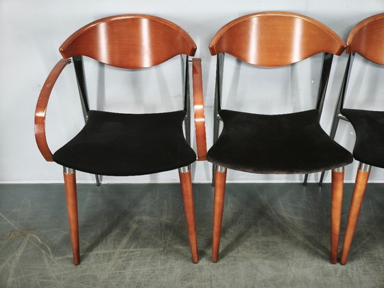 Paco Capdell Set aus acht spanischen Esszimmerstühlen aus Chrom, Holz und Samt – Wood (photo 18 of 21)