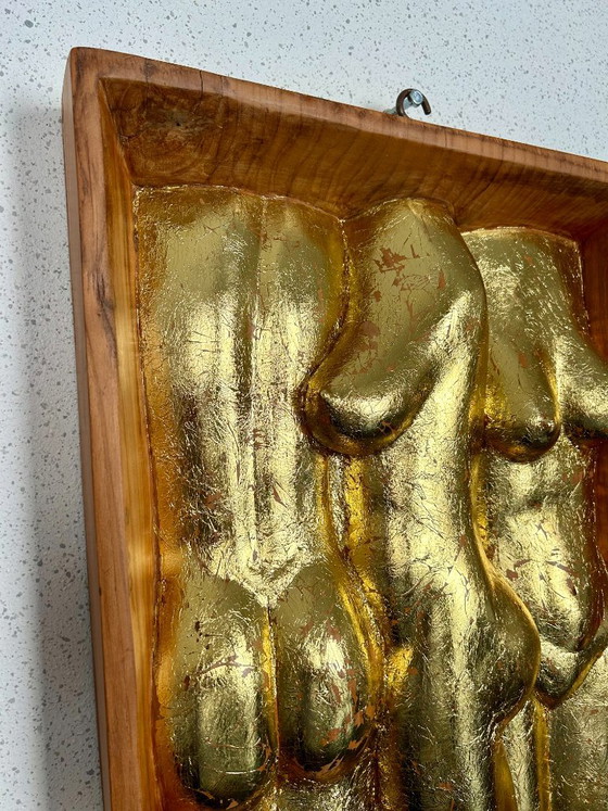 Golden ladies frame – Beeldhouwkunst, Goud, Hout (photo 10 of 13)