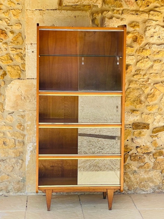 Image 1 of Librería de roble de mediados de siglo, con puertas correderas de cristal, década de 1960