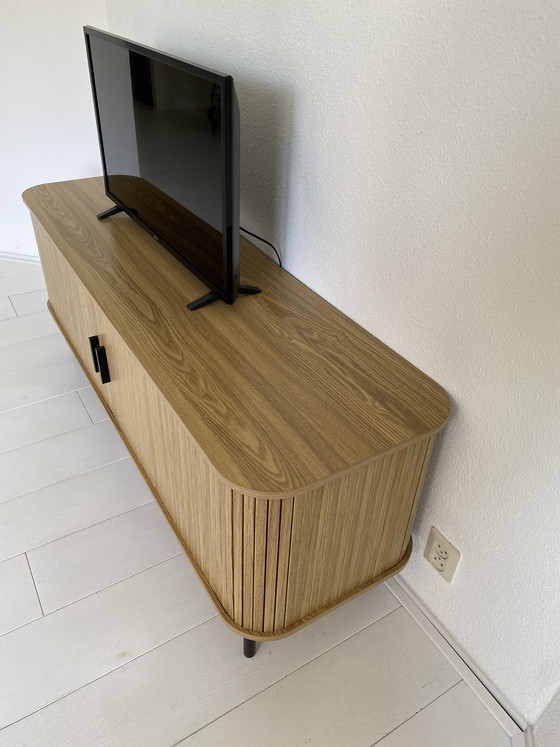 Image 1 of Stijlvol houten tv-kastje met roldeuren 
