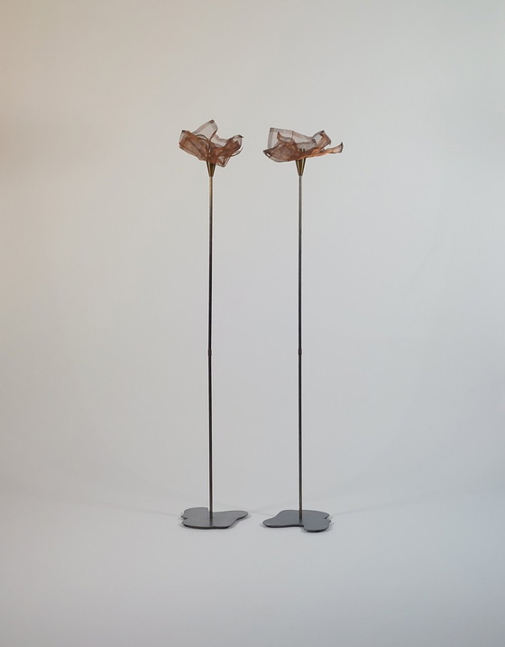 Image 1 of Een paar postmoderne metalen vintage vloerlampen van de kunstenaar