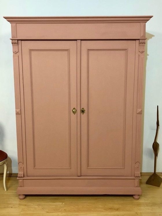 Image 1 of Traumhafter Gründerzeit Kleiderschrank um 1880 à Altrosa