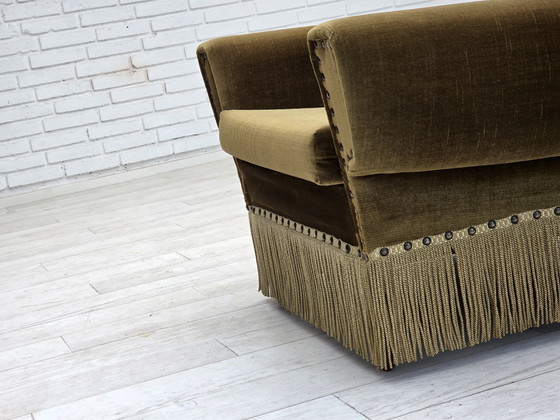 Image 1 of 1970er Jahre, Dänischer Sessel, grüner Möbelvelours, Beine aus Eschenholz.