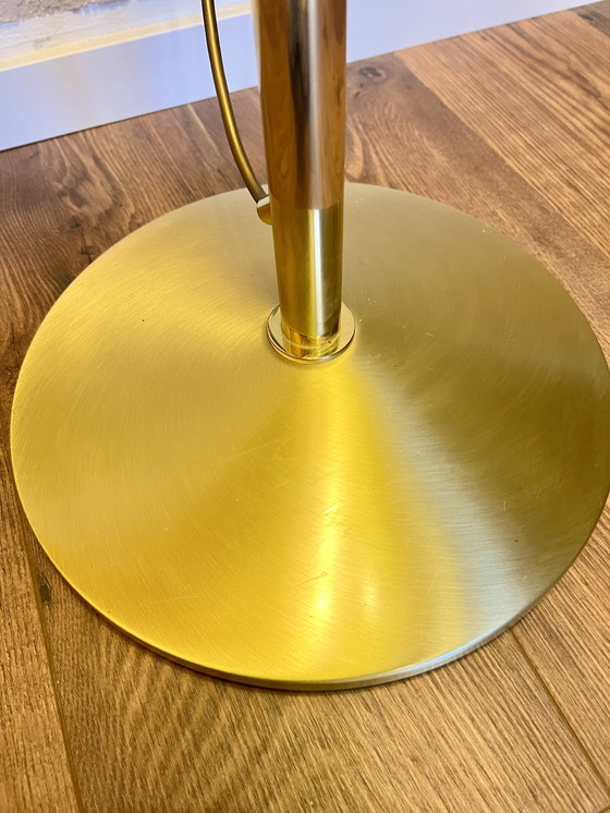 Image 1 of GKS - Gebrüder Knappstein Leuchten - Mid Century Lampadaire En Laiton Avec Bras Pivotant, Abat-jour Beige Allemagne, Années 1960