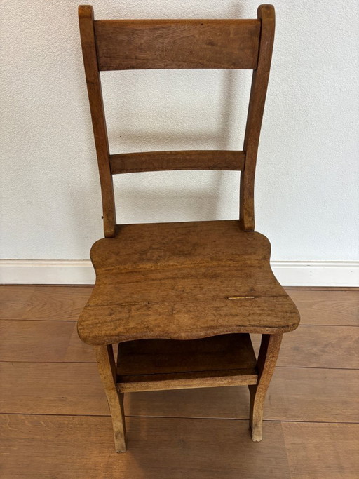 Silla de biblioteca / Escalera