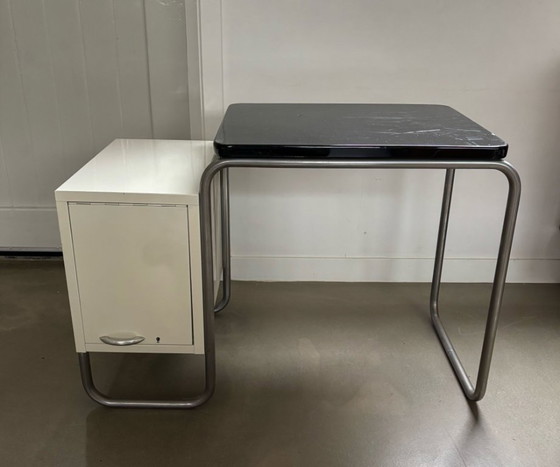Image 1 of Table d'écriture de style Bauhaus, milieu du XXe siècle, petit bureau, Mauser GmbH, Allemagne