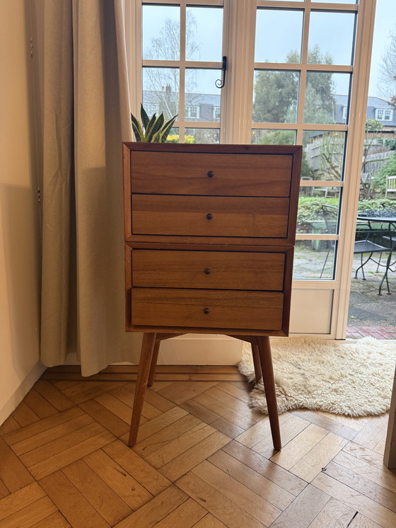 Image 1 of Cassettiera in legno massello di metà secolo - Condizioni eccellenti