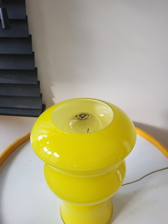 Image 1 of Lampada da tavolo vintage in vetro di Murano, giallo, Italia, anni '60