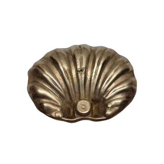 Image 1 of Ciotola in ottone a forma di conchiglia di metà secolo