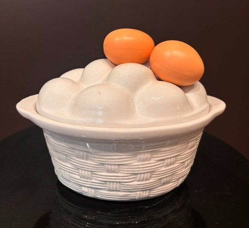 Terrine majolica with lid