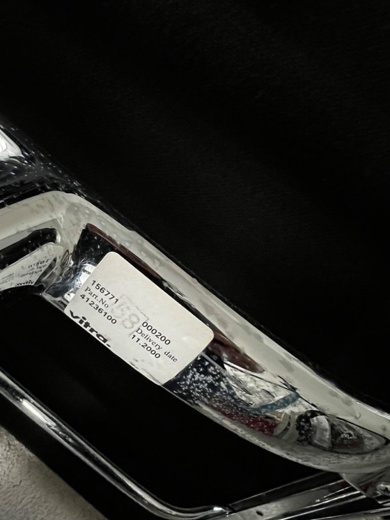 Image 1 of 2 sillas Vitra EA 107 hopsak