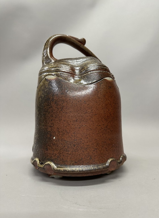 Image 1 of Pot à couvercle sculptural en grès cuit au feu de bois - Hein Severijns - Signé - Unica (28 cm)