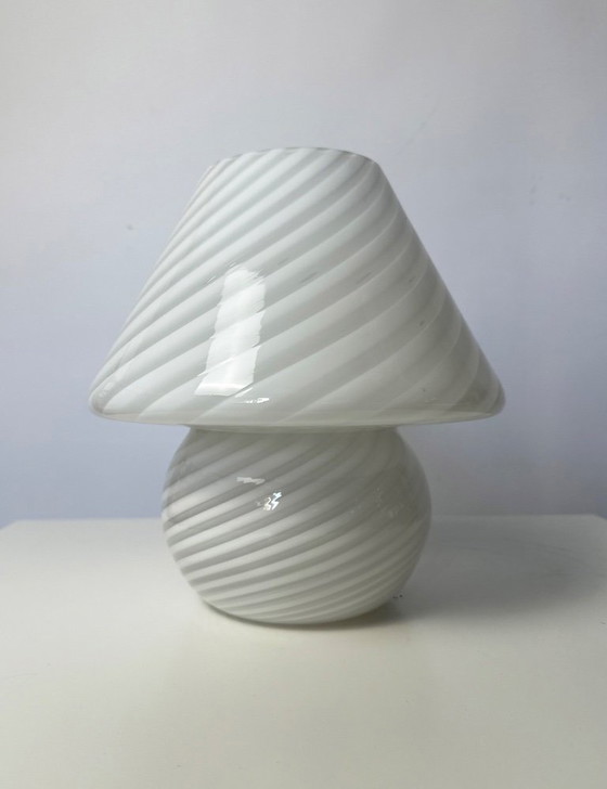 Image 1 of Vintage Italiaanse paddenstoellamp van Murano-glas