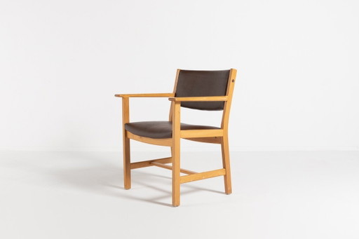 Fauteuil des années 1970 conçu par Hans Wegner pour Getama