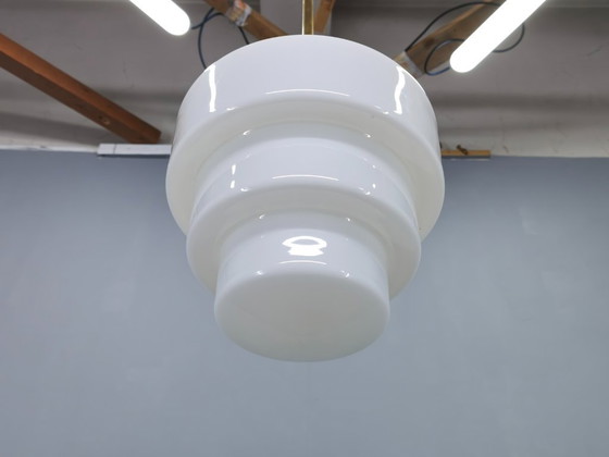 Image 1 of Lampada a sospensione Art Déco con paralume in vetro opalino, Cecoslovacchia, anni '30