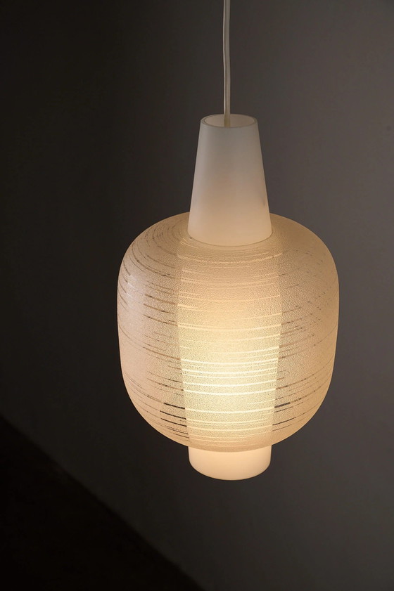 Lampada a Sospensione in Vetro Ghiaccio con Diffusore in Opalina, Plafoniere, Cromo, Bianco (foto 6 di 9)