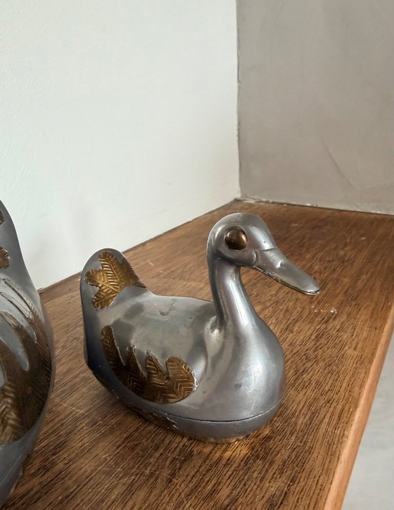 Image 1 of Tres preciosos patos de peltre de la década de 1970 procedentes de Hong Kong.