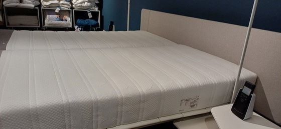 Image 1 of Modelo de cama Auping Royal