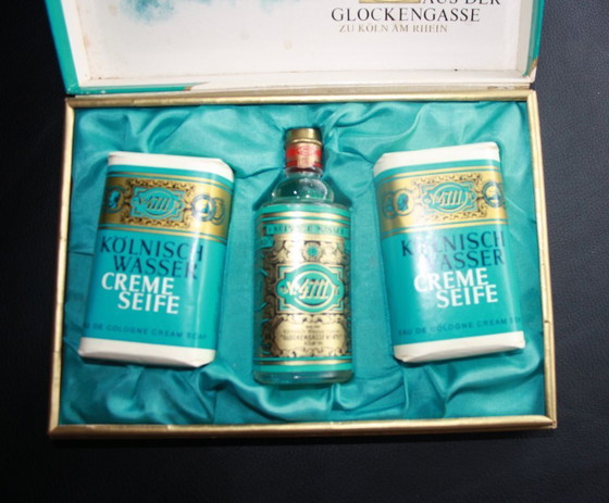 Image 1 of Envase original – Agua de colonia y jabones en crema de los años 50 y 60