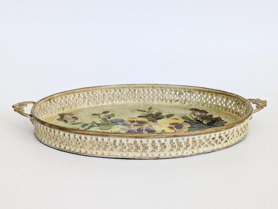 Vassoio ovale in metallo con decorazione decoupage di viole del pensiero viola e gialle – Oggetti decorativi (photo 5 of 14)