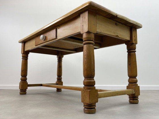 Image 1 of Landhaustisch – Rustikale, verwitterte Kiefernholzplatte