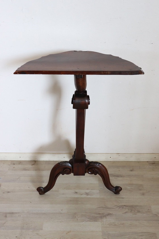 Image 1 of Gueridon Table in Walnut, Early 20th Century