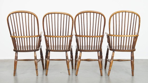 Image 1 of 4x Antike englische Windsor Stühle aus dem 19. Jahrhundert aus Ulmenholz
