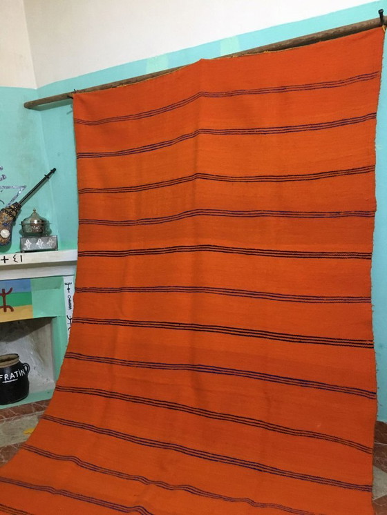 Image 1 of GROSSER ORANGEFARBENER TEPPICH 4X2,5M