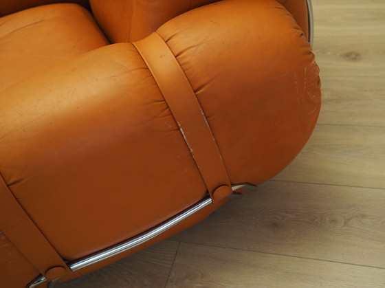 Image 1 of Ensemble de fauteuils orange, design de l'âge de l'espace, années 1960, production : Italie