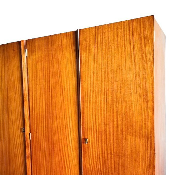 Image 1 of Armoire vintage danoise à trois portes en teck, style milieu du siècle, années 1960