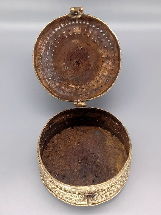 Image 1 of Exquisite Betel-Schmuckschatulle aus vergoldeter Bronze