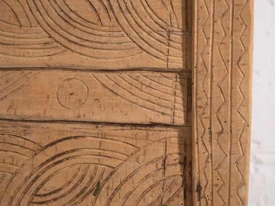 Antieke volksgesneden kist van grenenhout – Centraal-Europa, circa 1850 – Opbergkast, Rustic (photo 25 of 40)