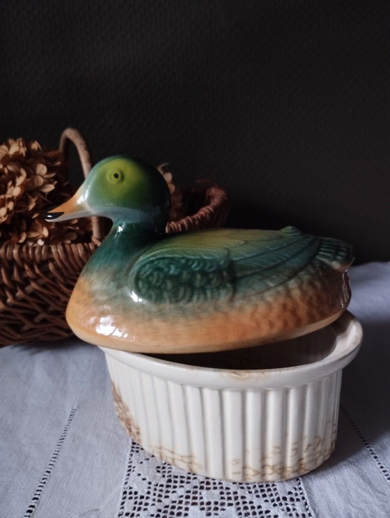 Image 1 of Een ouderwetse terrine voor paté of foie gras, in de vorm van een eend.