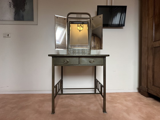 Image 1 of Koperen art deco kaptafel met spiegelpanelen 