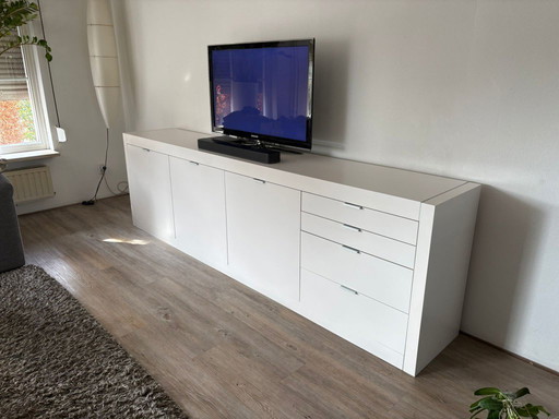 Buffet Pastoe S128, laque blanc neige, bandes/poignées en aluminium