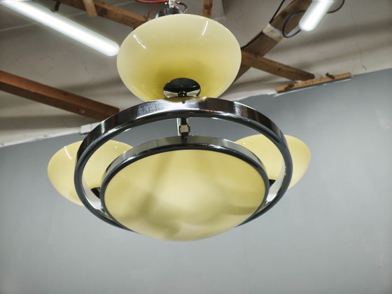 Image 1 of Tsjechische art-deco kroonluchter van opaalglas, jaren 1940