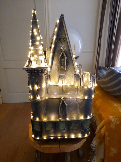 Prachtig groot zinken kasteel 19e eeuws