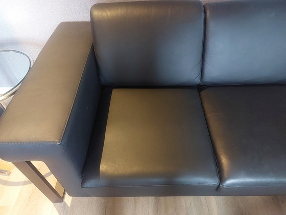 Image 1 of Sofá de diseño de cuero negro