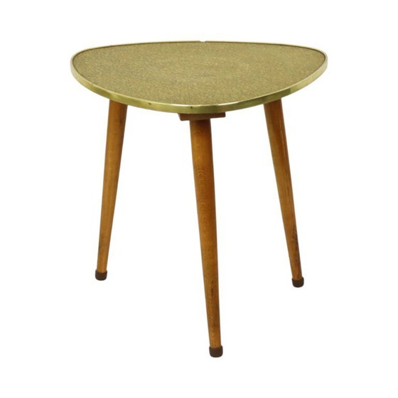 Image 1 of Mesa de jardín triangular de mediados de siglo