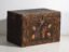 Baule cinese antico dipinto in legno di pino – Cina, circa 1900 – Armadi contenitori (photo 7 of 40)