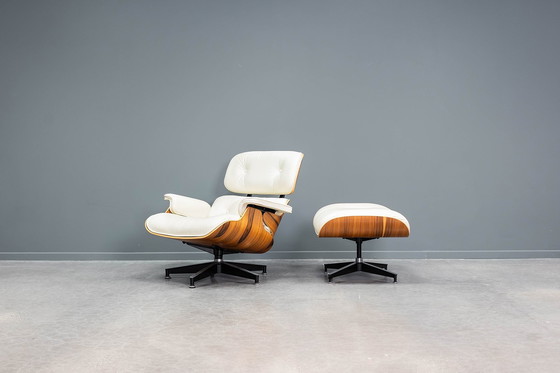 Image 1 of Sillón Eames + otomana
