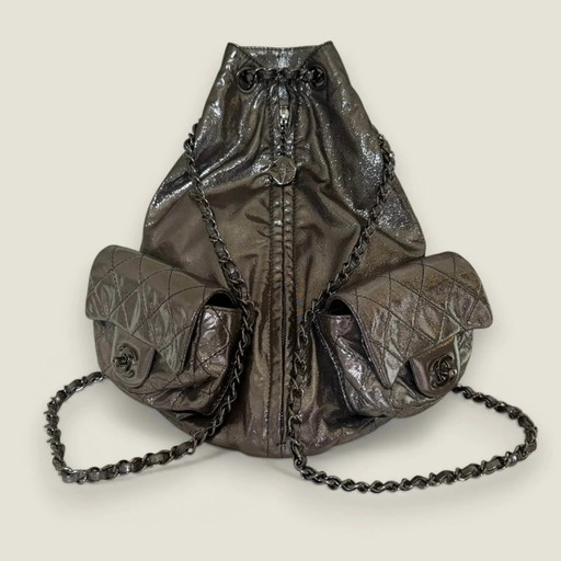 Chanel mini Mochila plateada metálica