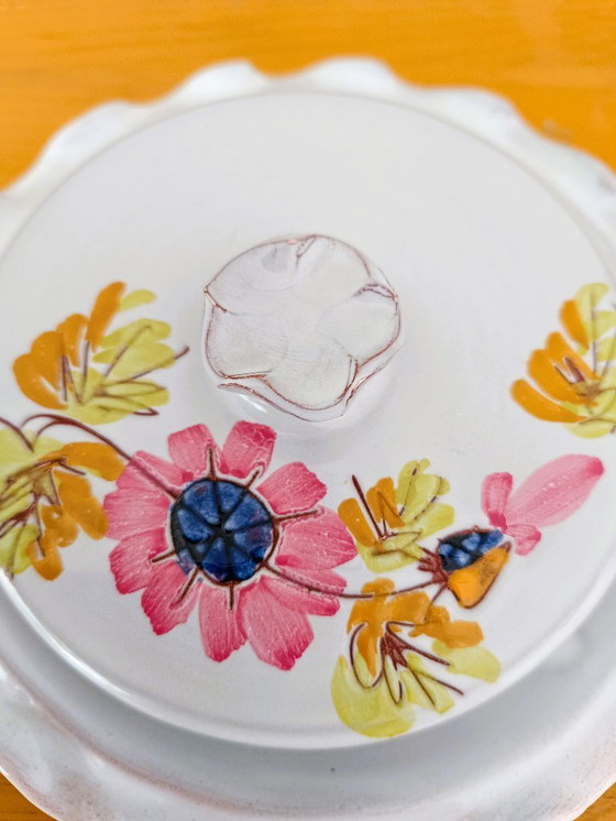 Image 1 of Keramische botervloot met bloemendecoratie